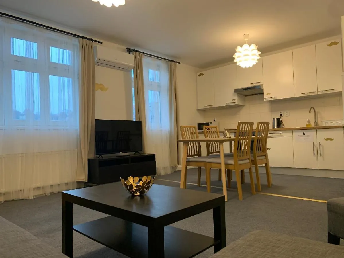 Little Tom Apartments Prague