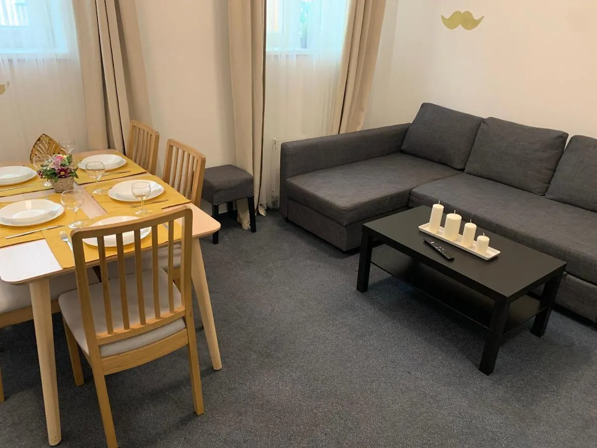 Little Tom Apartments Prague 0*,
