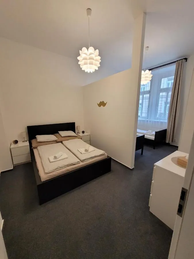 Little Tom Apartments Prague 0*,