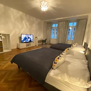 Wenceslas Square Big Apartment