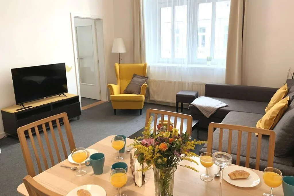 Little Tom Apartments Prague