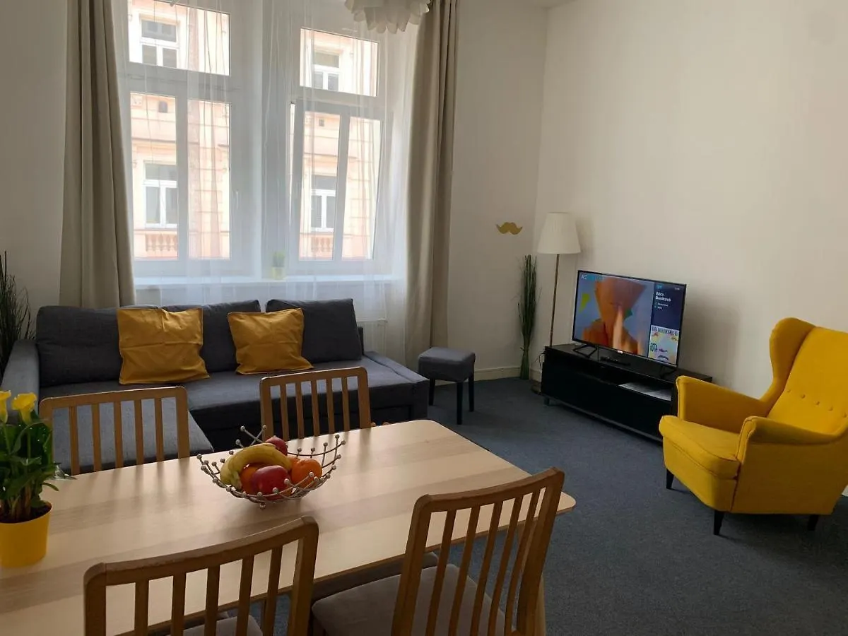 Little Tom Apartments Praga Czechy