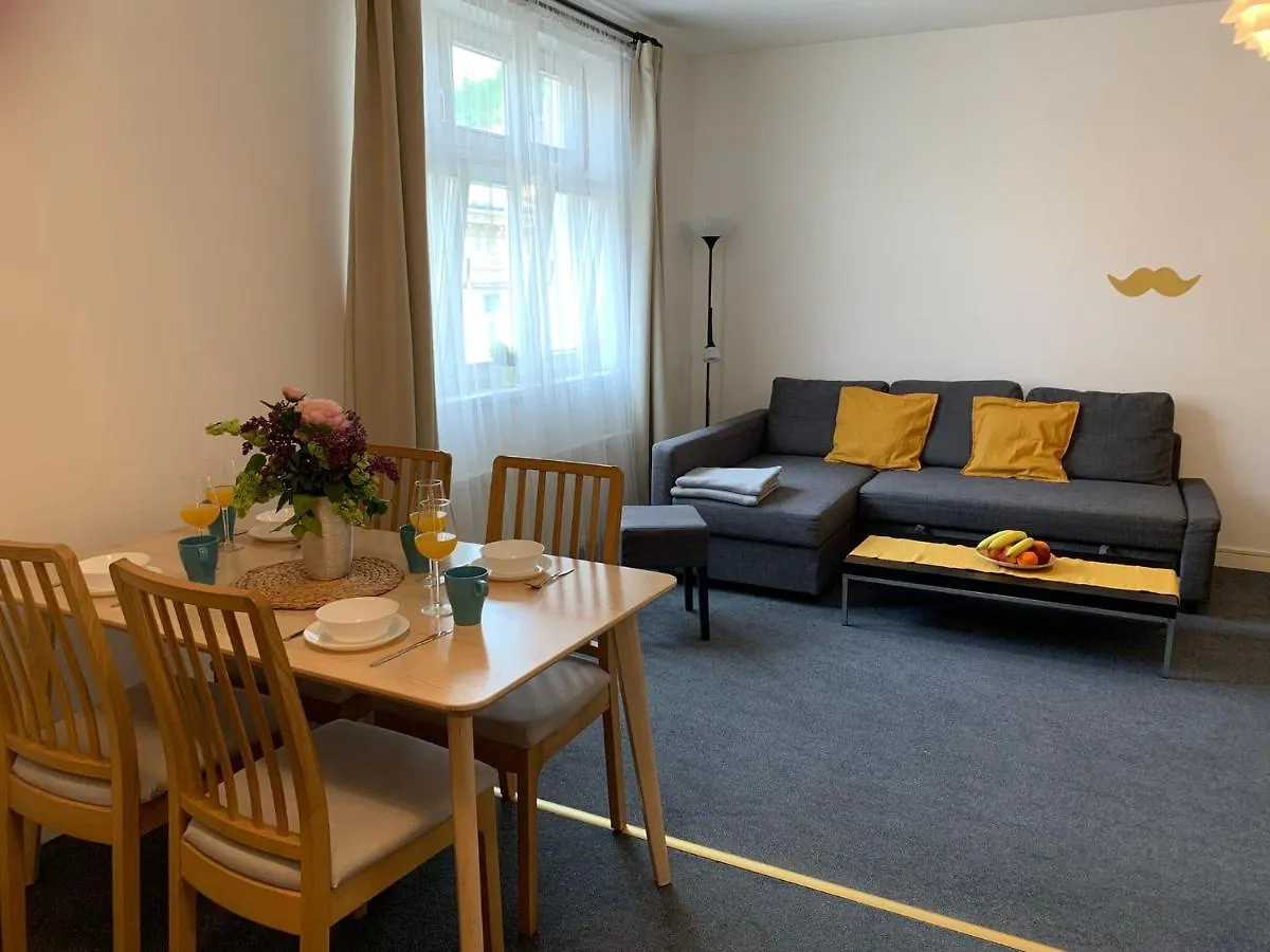 Little Tom Apartments Praga