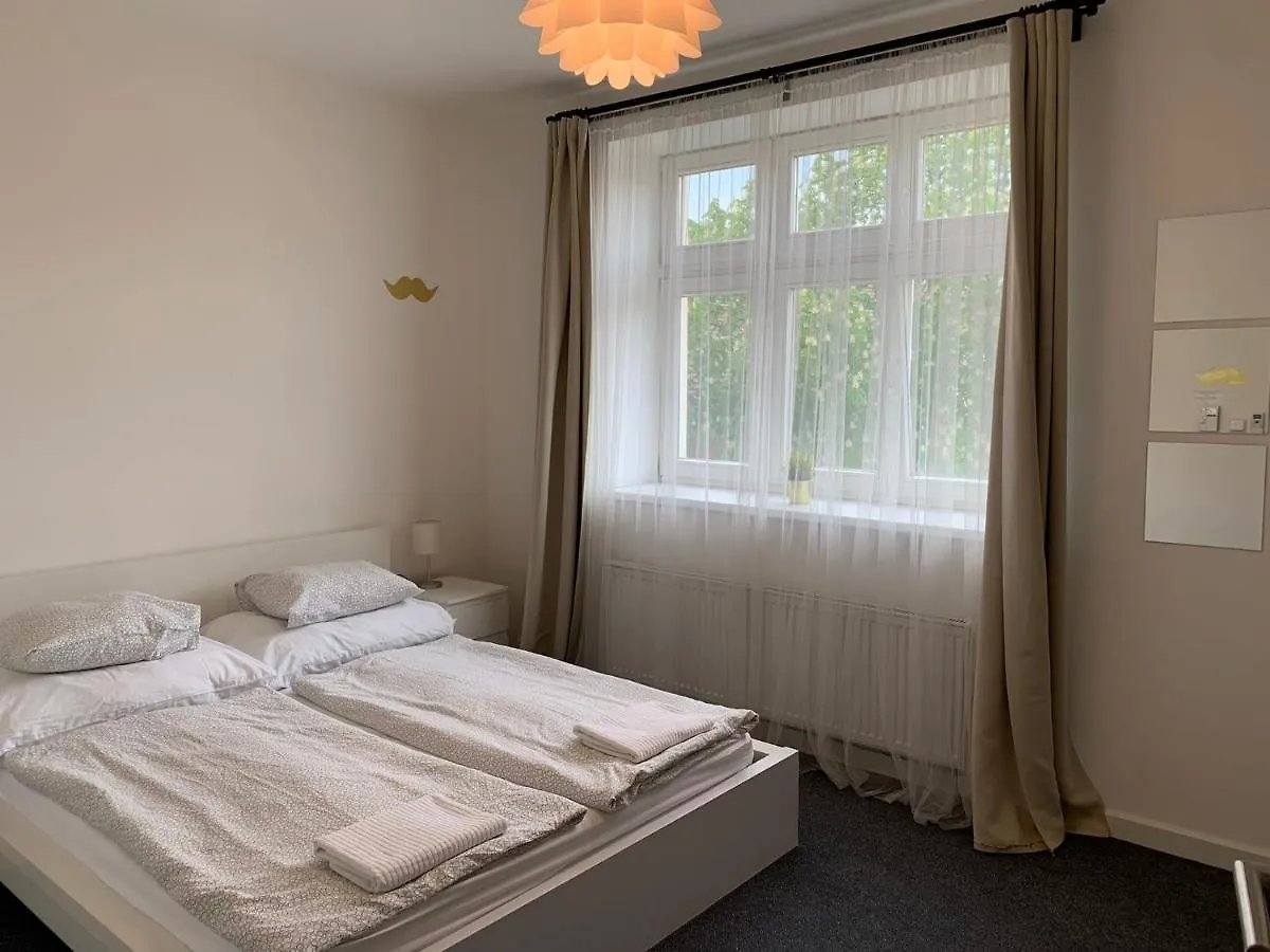 Little Tom Apartments Прага Чехия