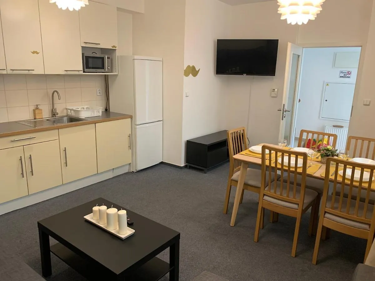 Little Tom Apartments Прага