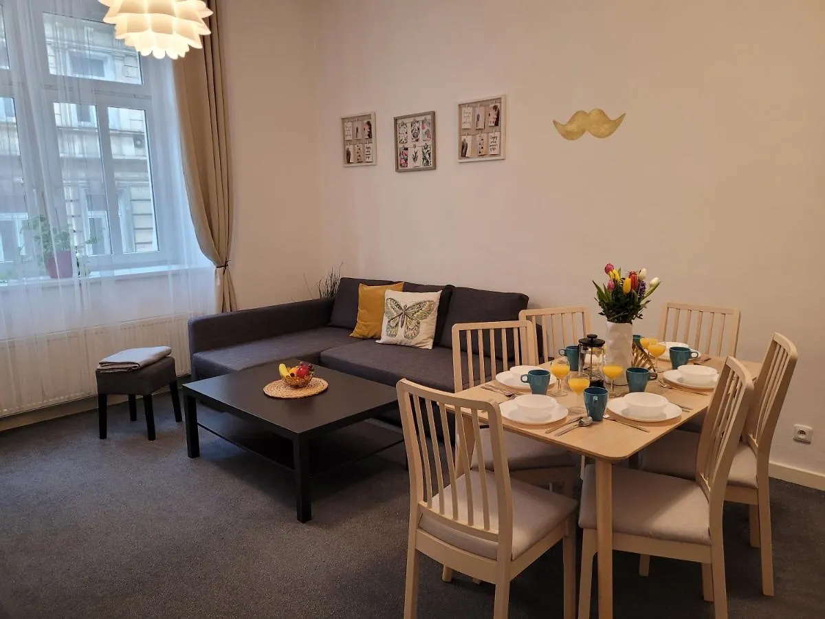 Little Tom Apartments Прага Чехия