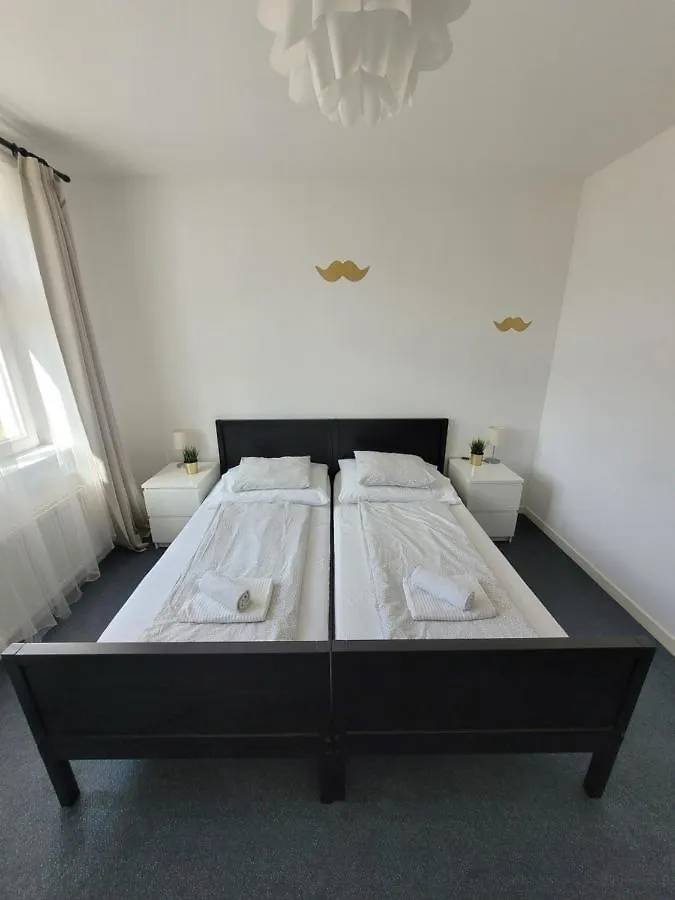 Little Tom Apartments Прага