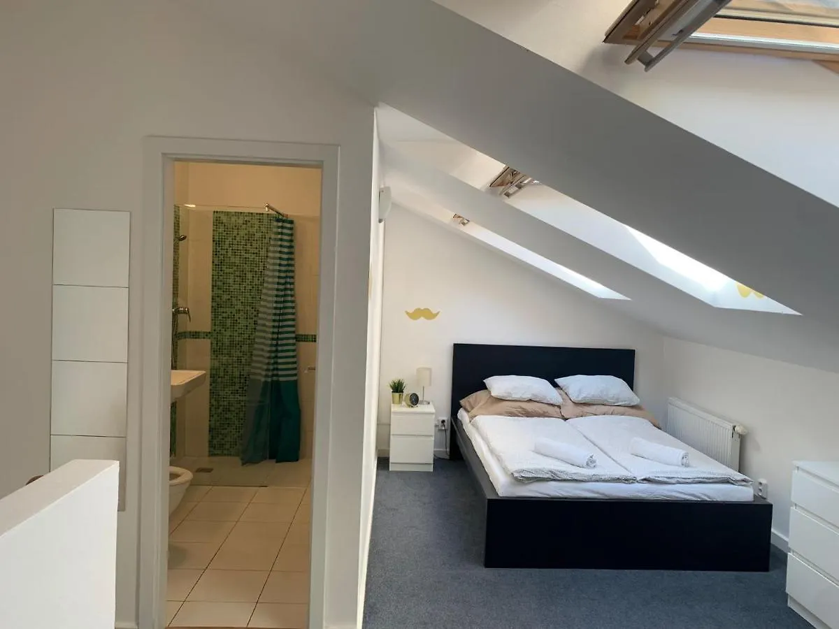 Little Tom Apartments Prague