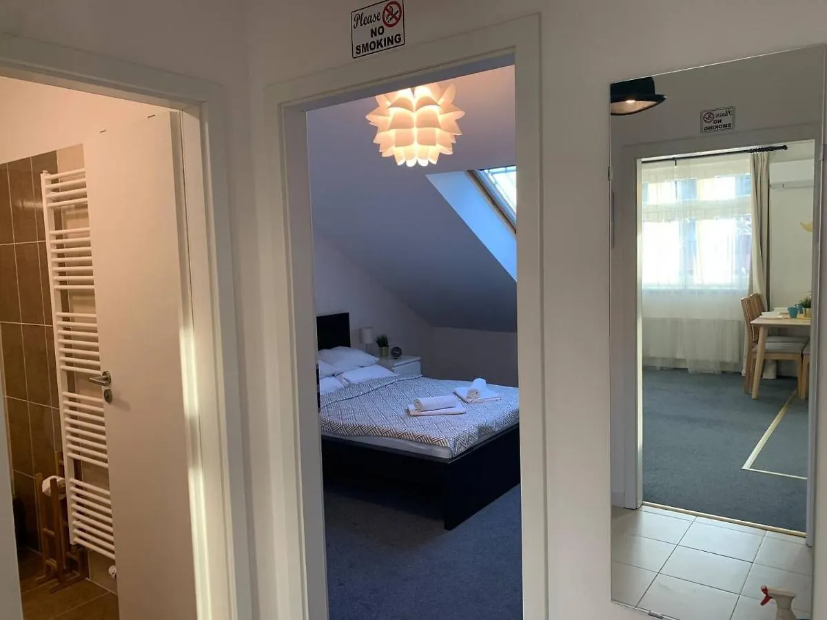 Little Tom Apartments Prague