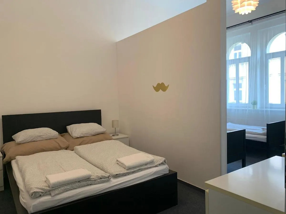 Little Tom Apartments Prague 0*,