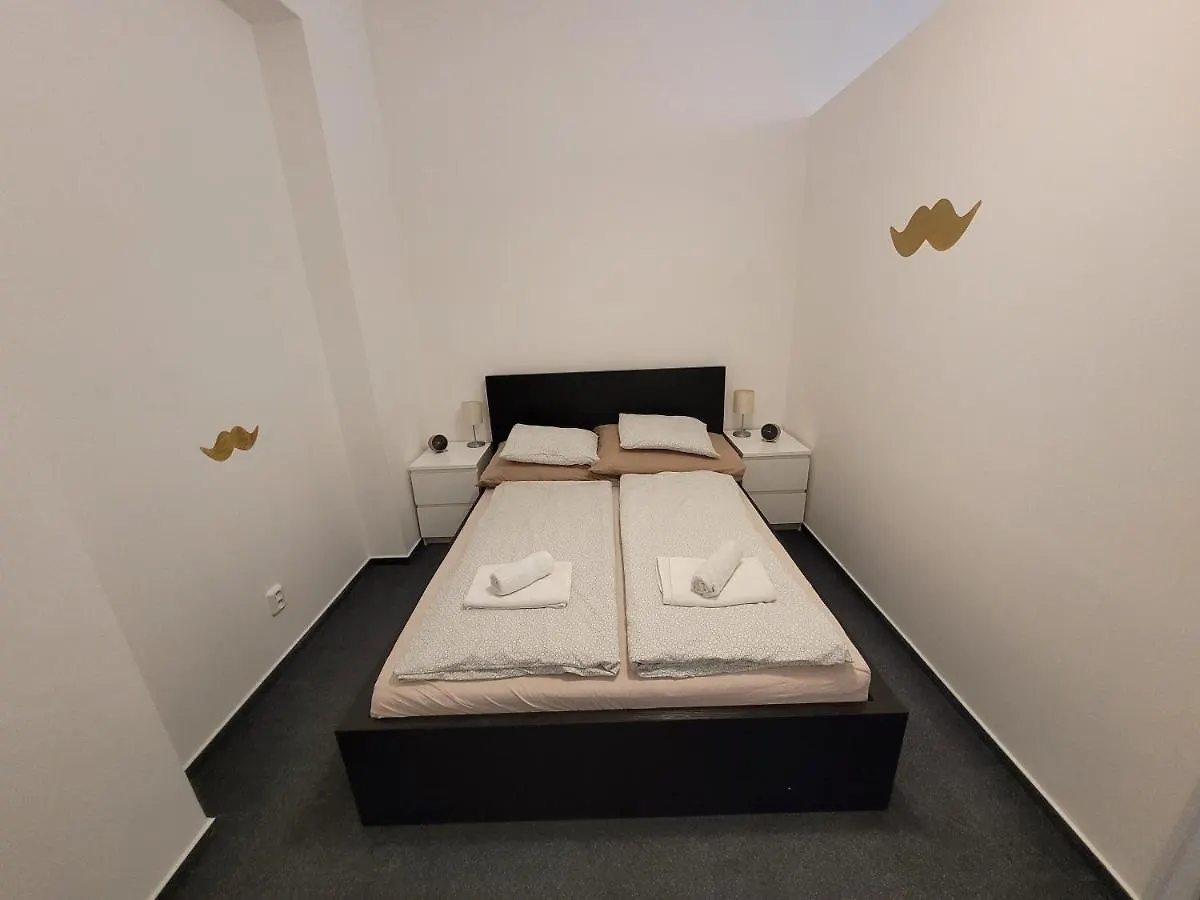 Little Tom Apartments Prague